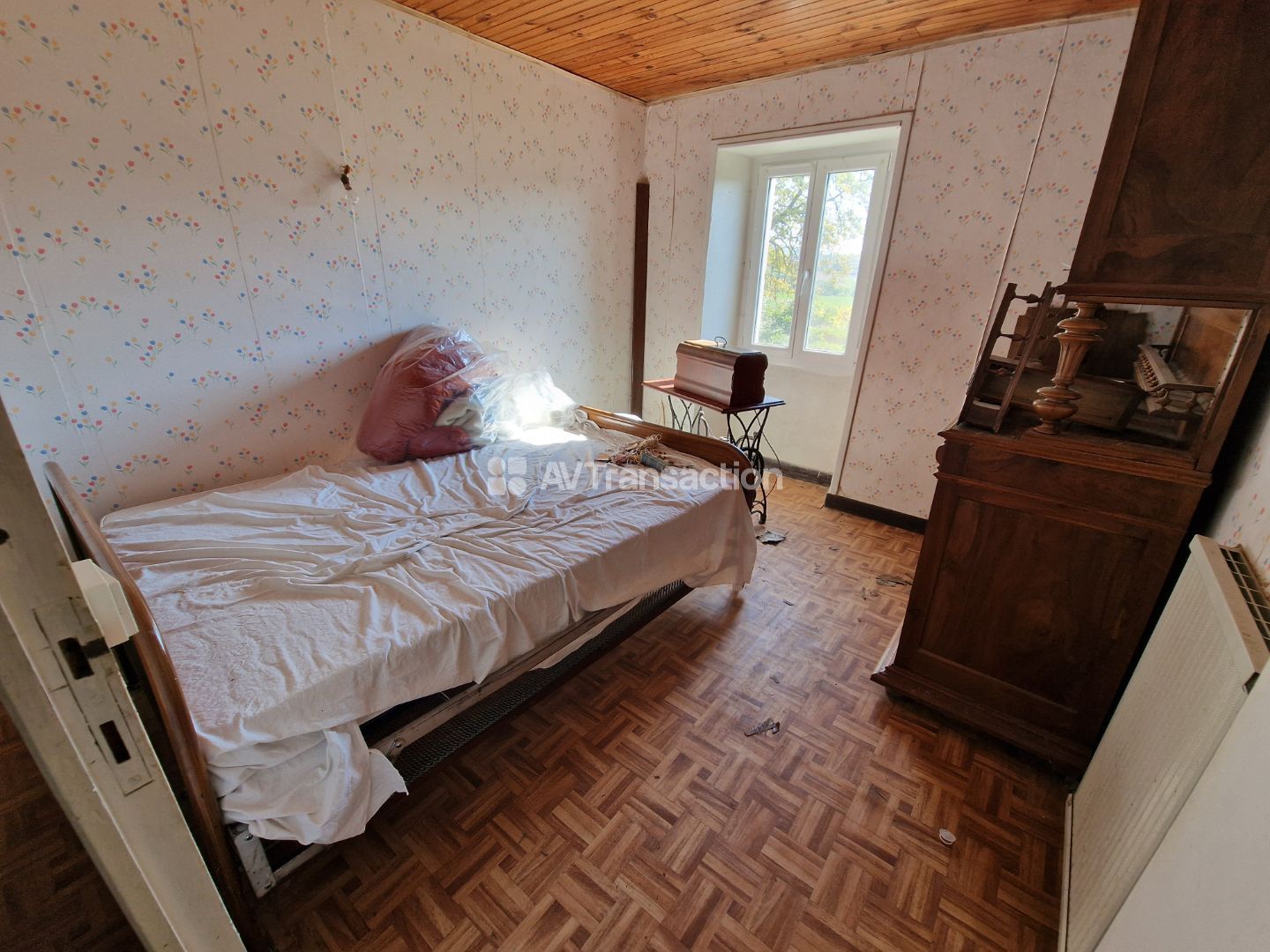 Propriété à vendre  - 16 pièce(s) - 335m2 - Vernoux En Vivarais (07240)