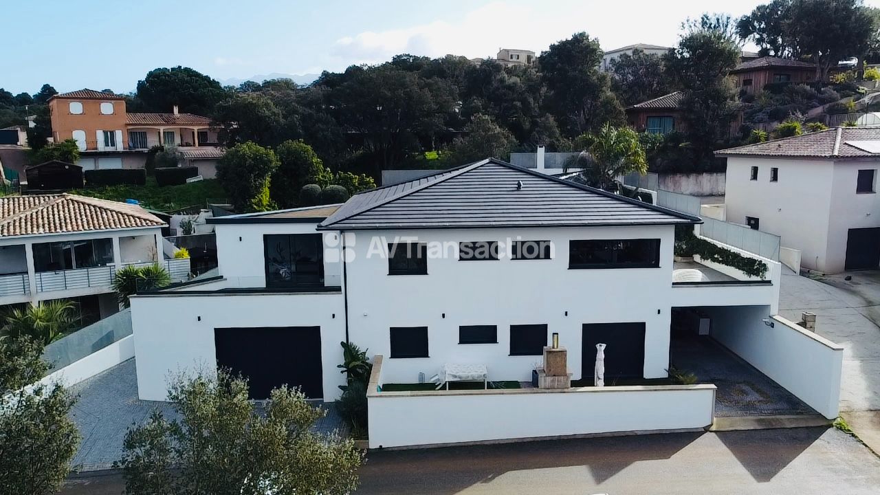 Superbe villa à vendre avec piscine sur AFA