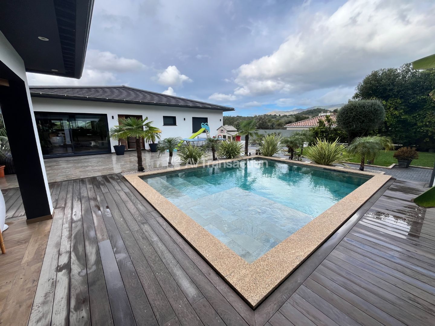 Superbe villa à vendre avec piscine sur AFA