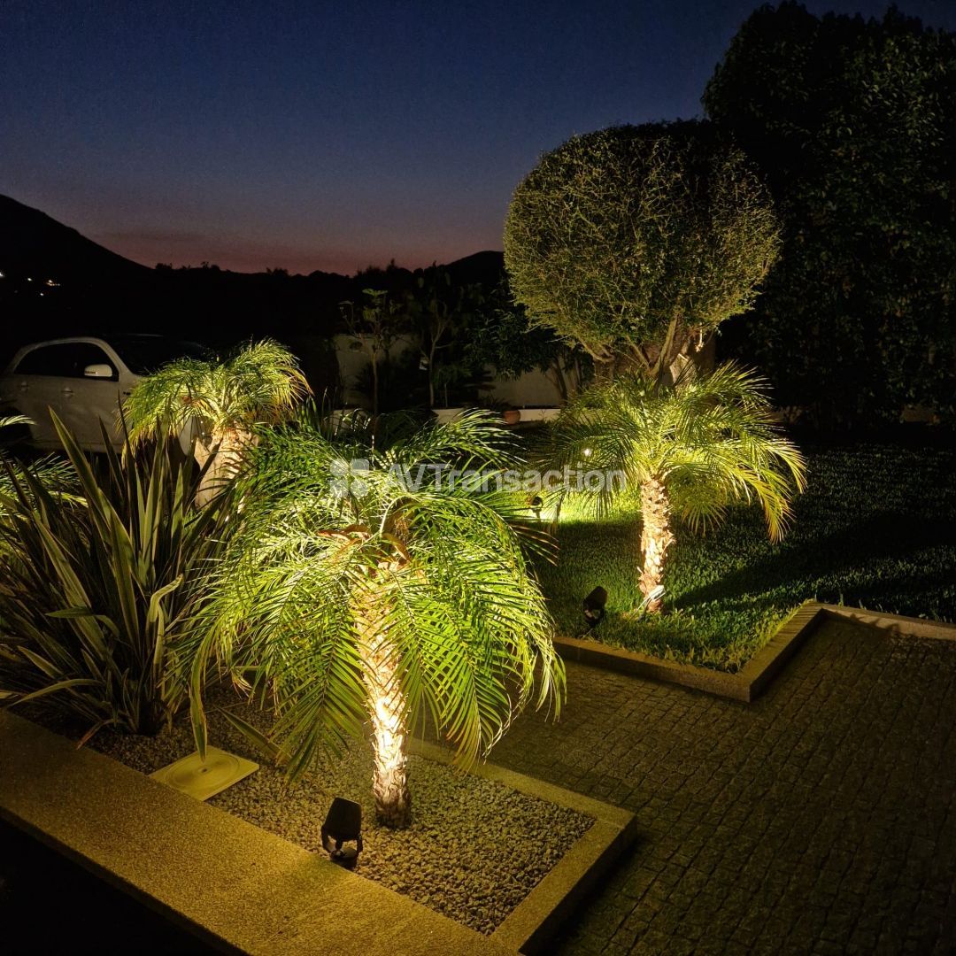 Maison à vendre  - 6 pièce(s) - 205m2 - Afa (20167)