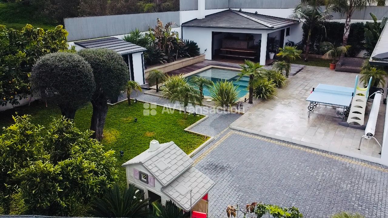 Maison à vendre  - 6 pièce(s) - 205m2 - Afa (20167)