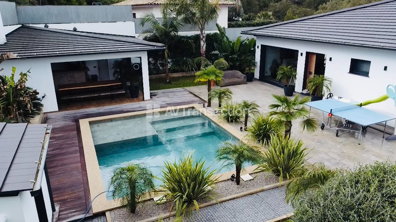 Maison à vendre  - 6 pièce(s) - 205m2 - Afa (20167)