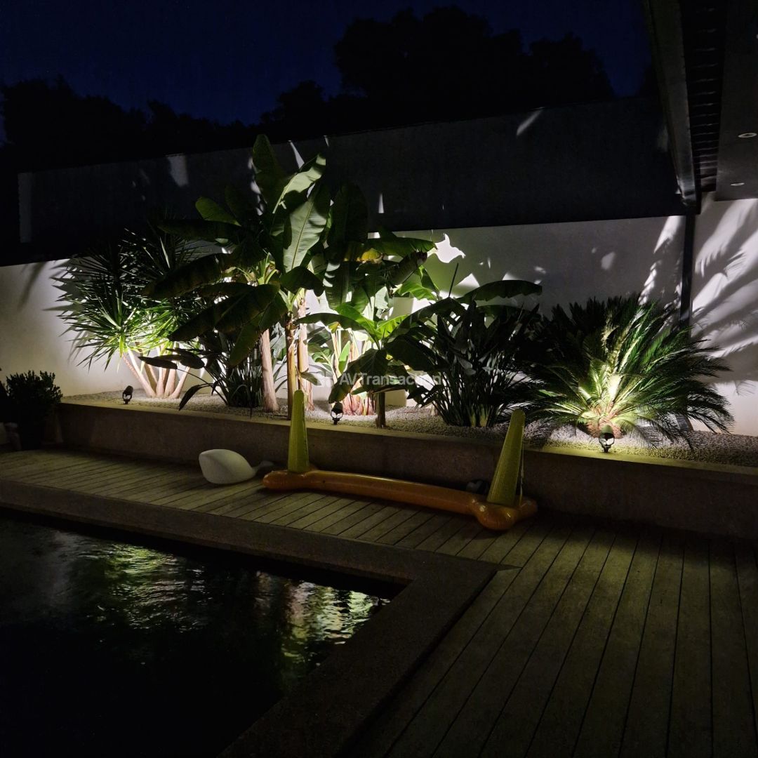 Maison à vendre  - 6 pièce(s) - 205m2 - Afa (20167)