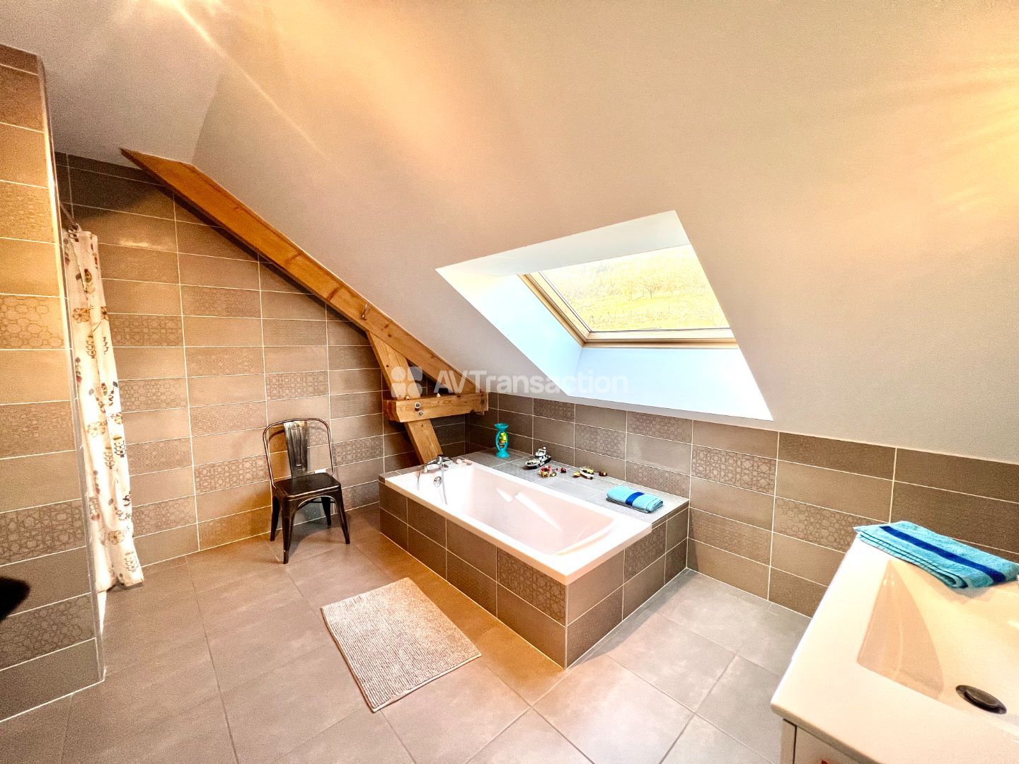 Maison à vendre  - 5 pièce(s) - 181.56m2 - Massignieu-de-rives (01300)