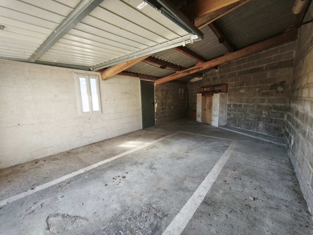 JONZAC – PAVILLON DE PLAIN-PIED – DPE C – À 2 KM DU CENTRE-VILLE