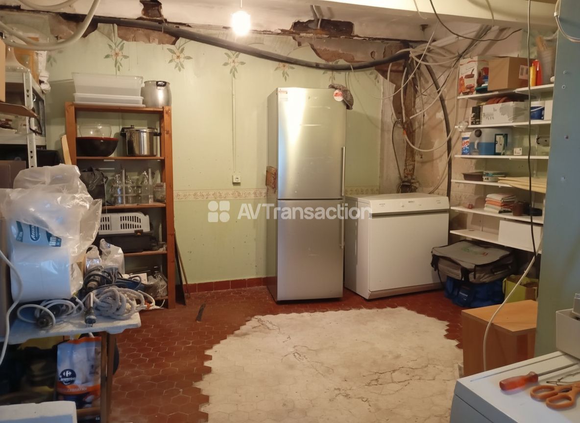 CALLAS : MAISON de VILLAGE, GARAGE, BALCON, POSSIBILITE COMMERCE