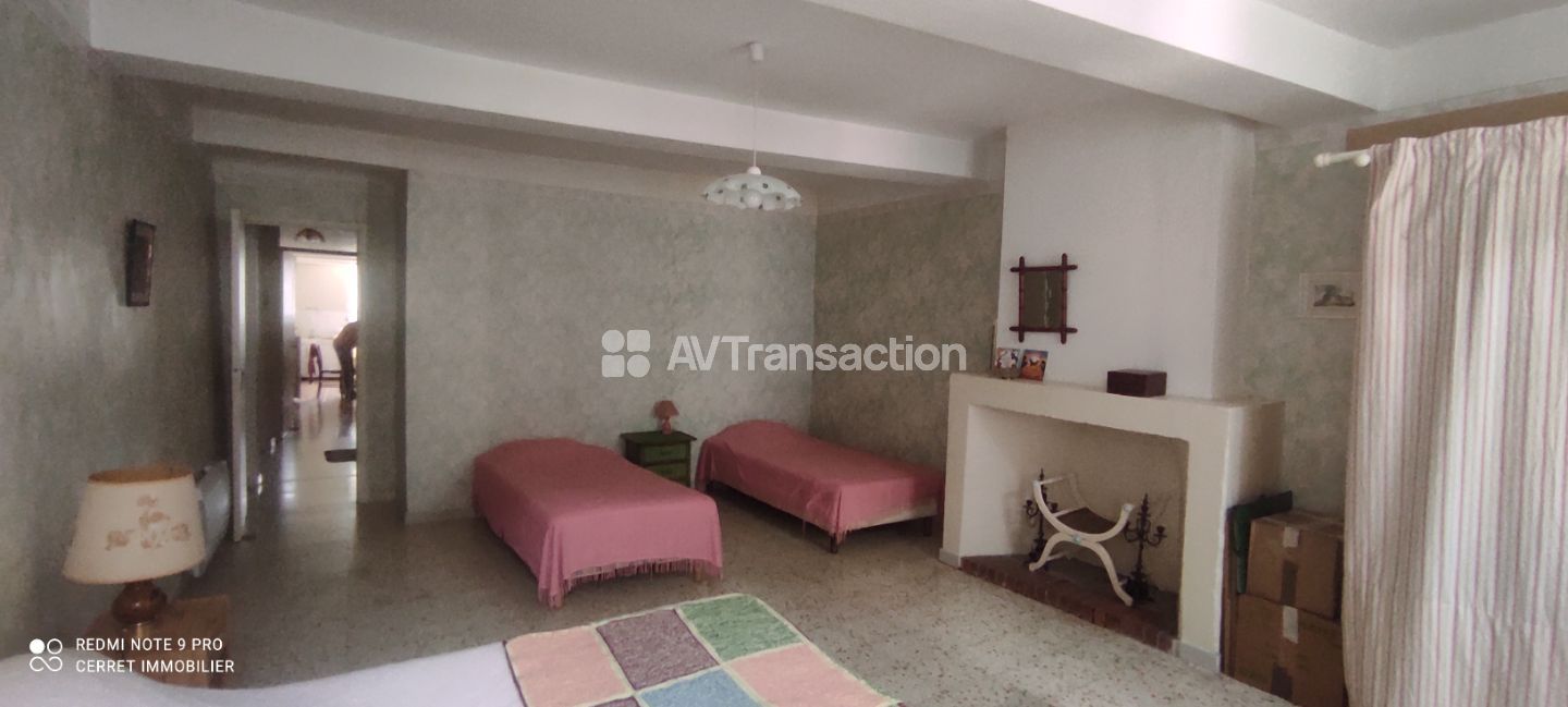 APPARTEMENT TRAVERSANT + LOCAL COMMERCIAL LOUÉ