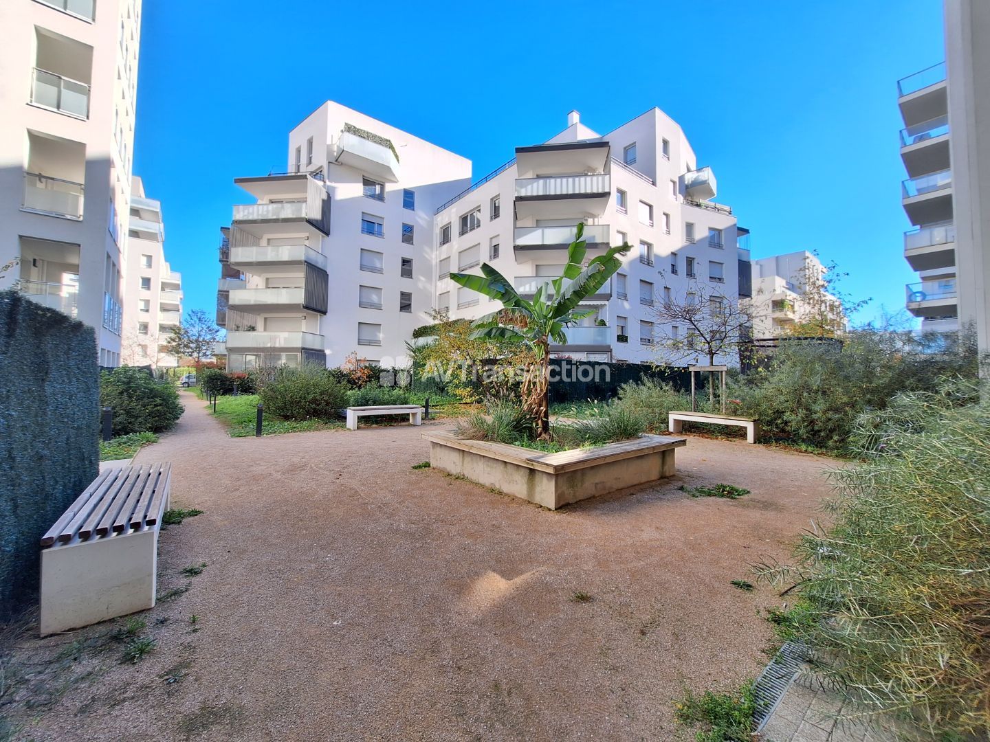 TRES BEAU T4 -75M² DE 2020-TERRASSE+GARAGE-METRO CARRE DE SOIE 