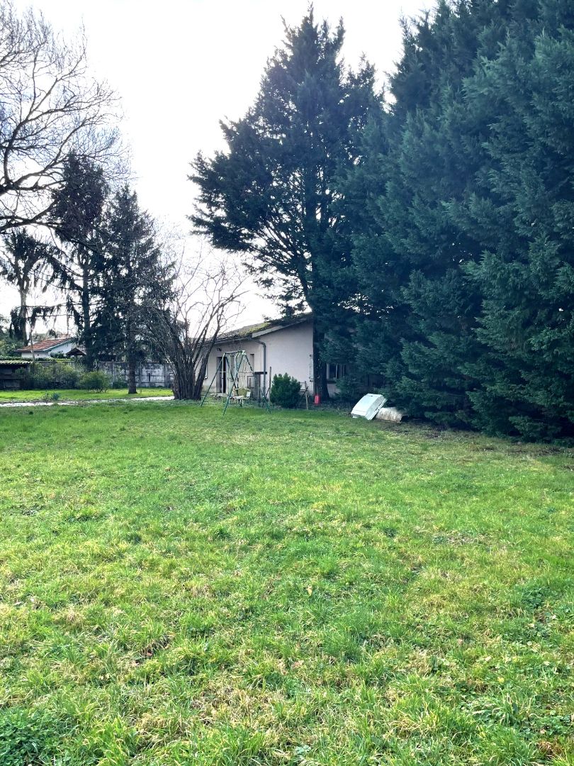 Terrain constructible à vendre  - 1100m2 - Pessac (33600)