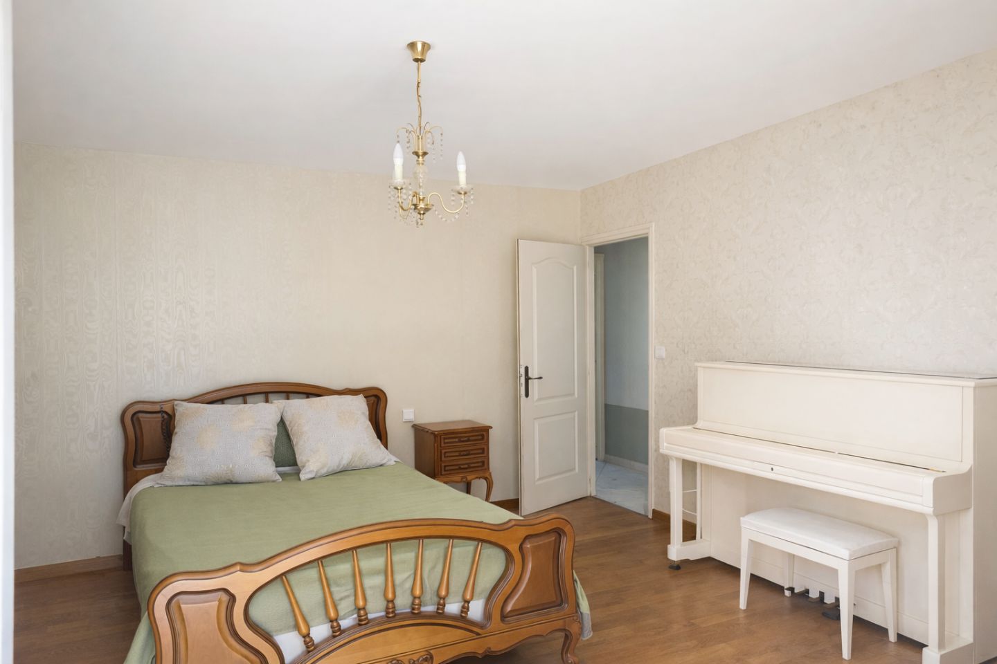 Maison familiale de plain-pied sur une belle parcelle de 1700 m2