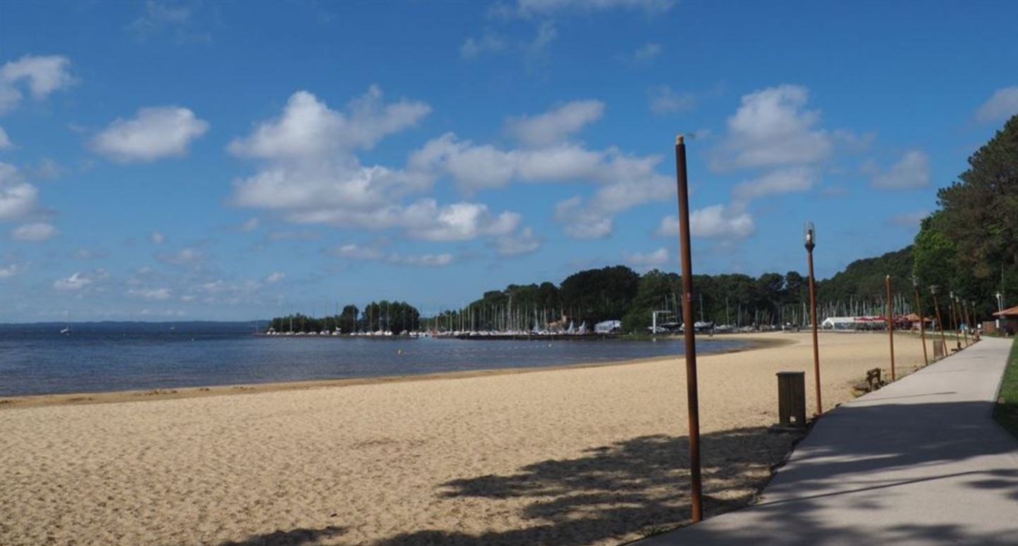 Maison de plain-pied – proche lac et très proche du centre ville