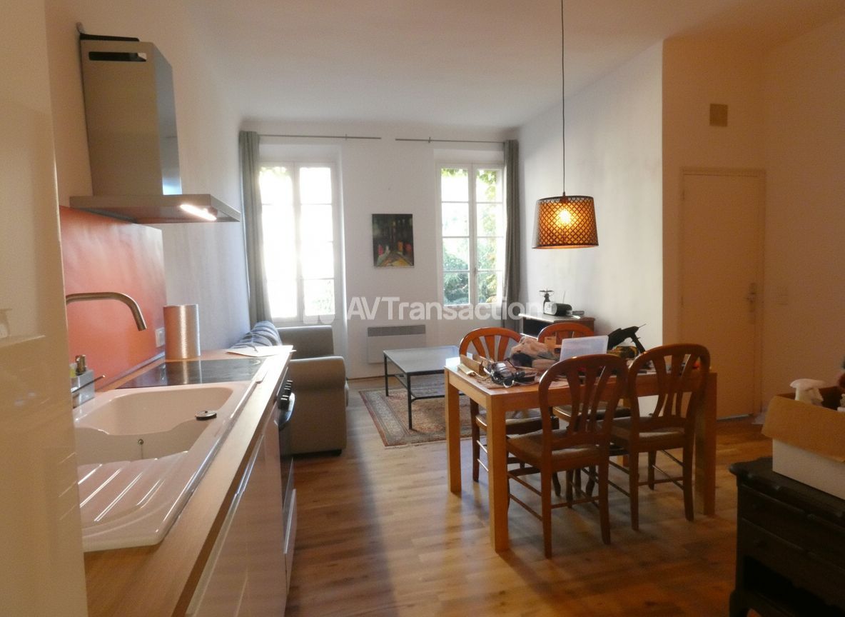 CALLAS : Beau volume pour ce studio meublé de 43m2 à louer