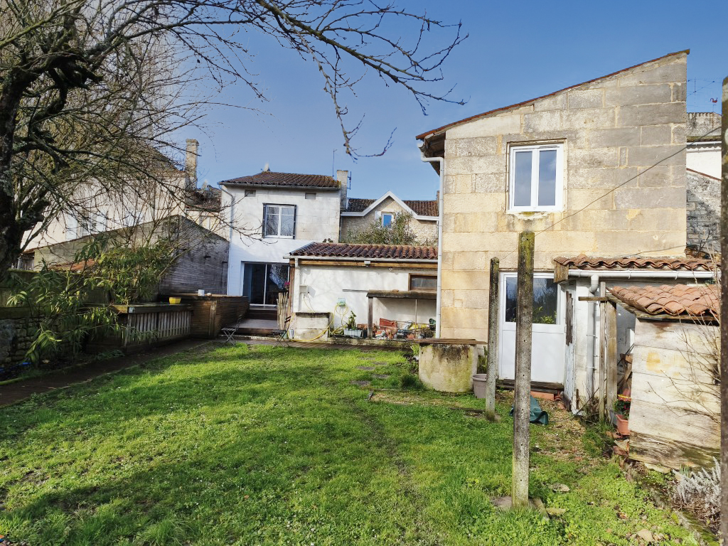 Maison à vendre  - 3 pièce(s) - 87m2 - Pons (17800)