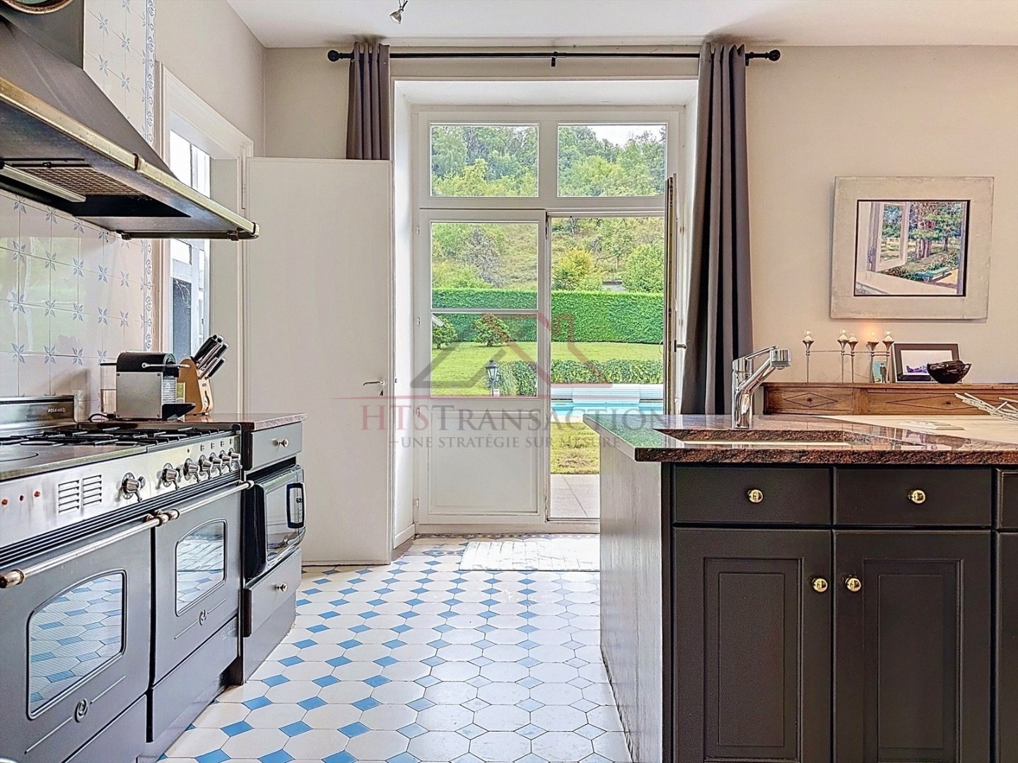 À VENDRE – MAISON DE CARACTÈRE – 350 m² – TERRAIN 1 114 m² 