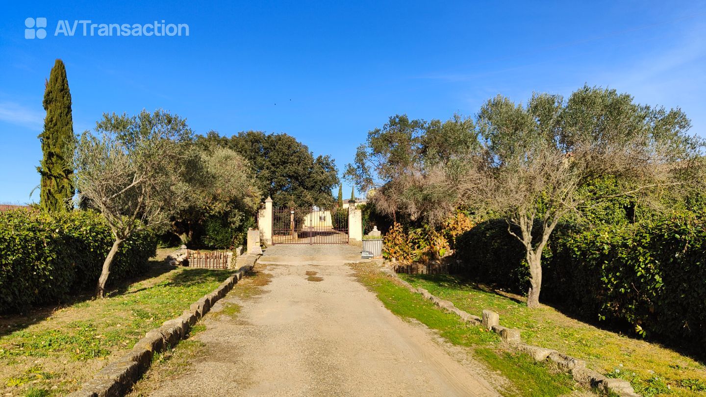 Domaine à vendre  - 9 pièce(s) - 482m2 - Beauvoisin (30640)