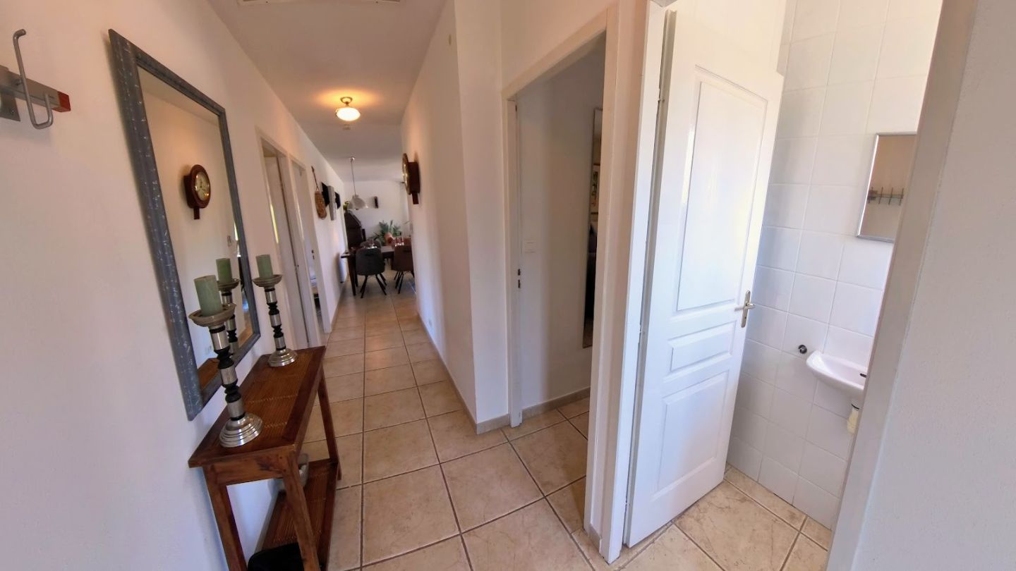 Propriété à vendre  - 8 pièce(s) - 142m2 - Aigne (34210)