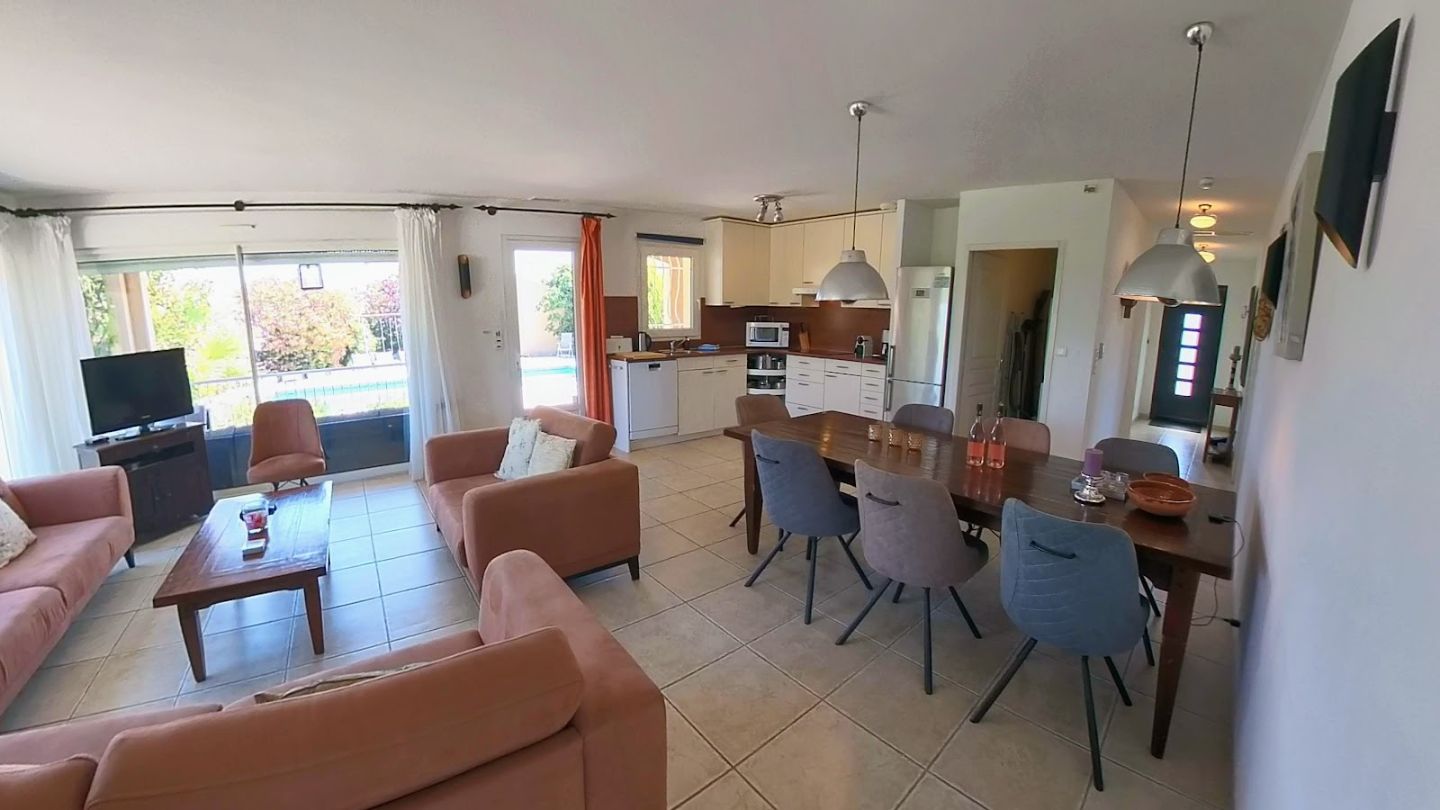 Propriété à vendre  - 8 pièce(s) - 142m2 - Aigne (34210)