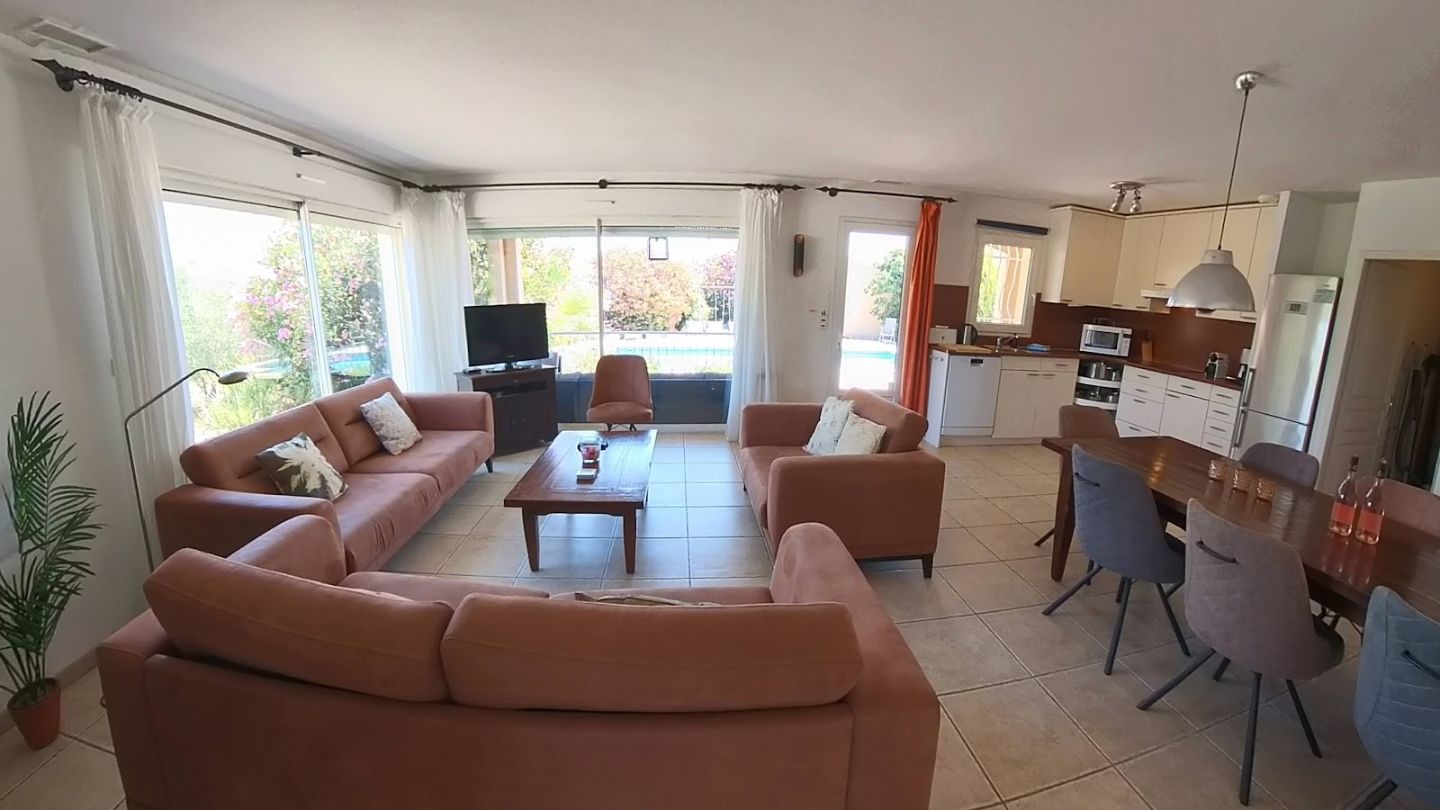 Propriété à vendre  - 8 pièce(s) - 142m2 - Aigne (34210)