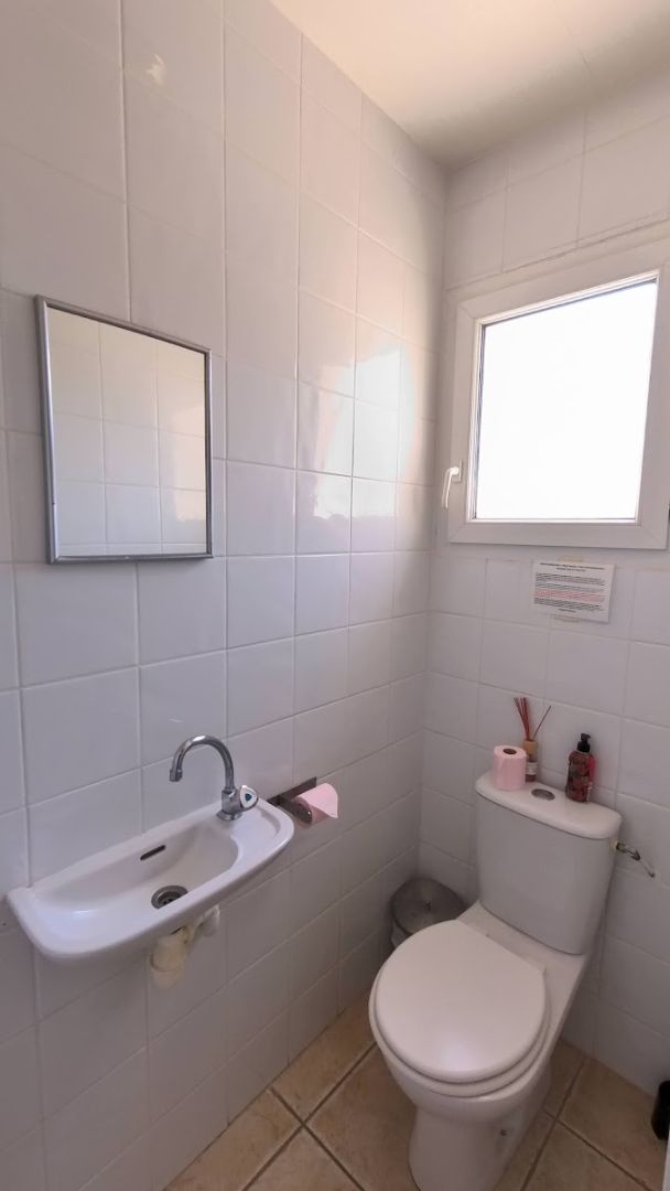 Propriété à vendre  - 8 pièce(s) - 142m2 - Aigne (34210)