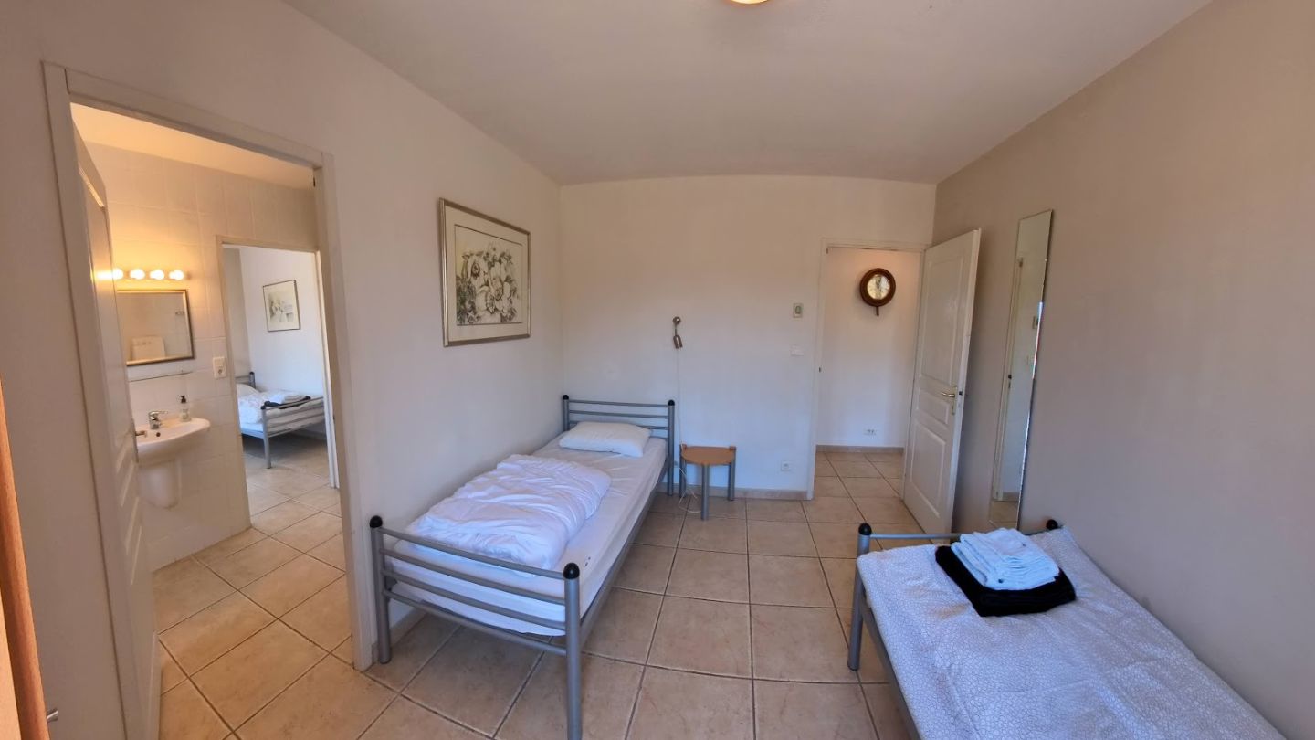 Propriété à vendre  - 8 pièce(s) - 142m2 - Aigne (34210)