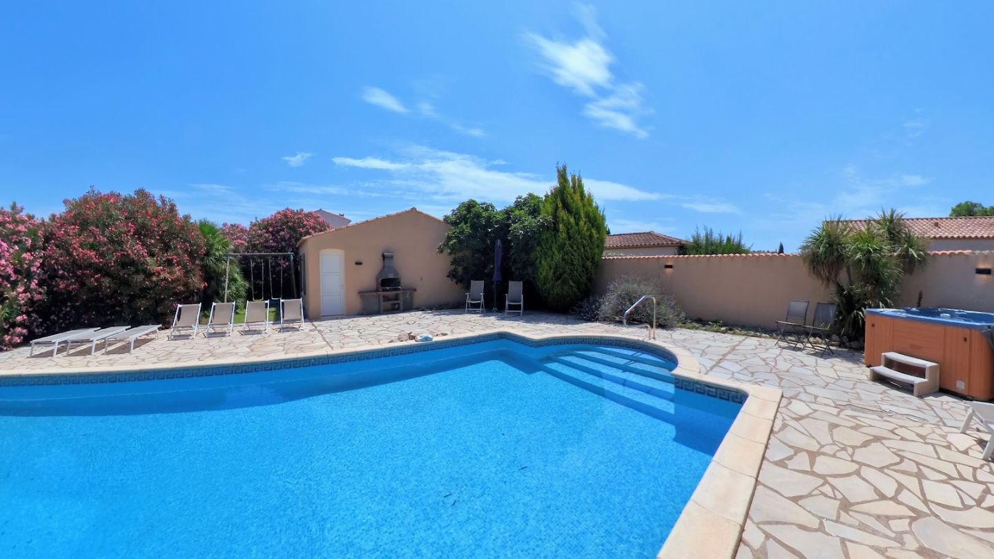 Propriété à vendre  - 8 pièce(s) - 142m2 - Aigne (34210)