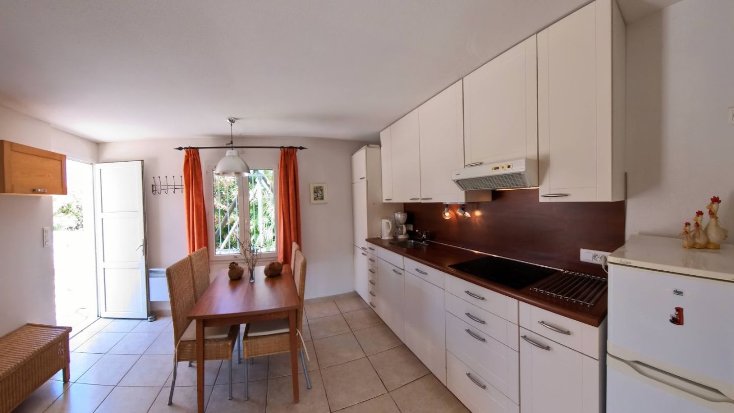 Propriété à vendre  - 8 pièce(s) - 142m2 - Aigne (34210)