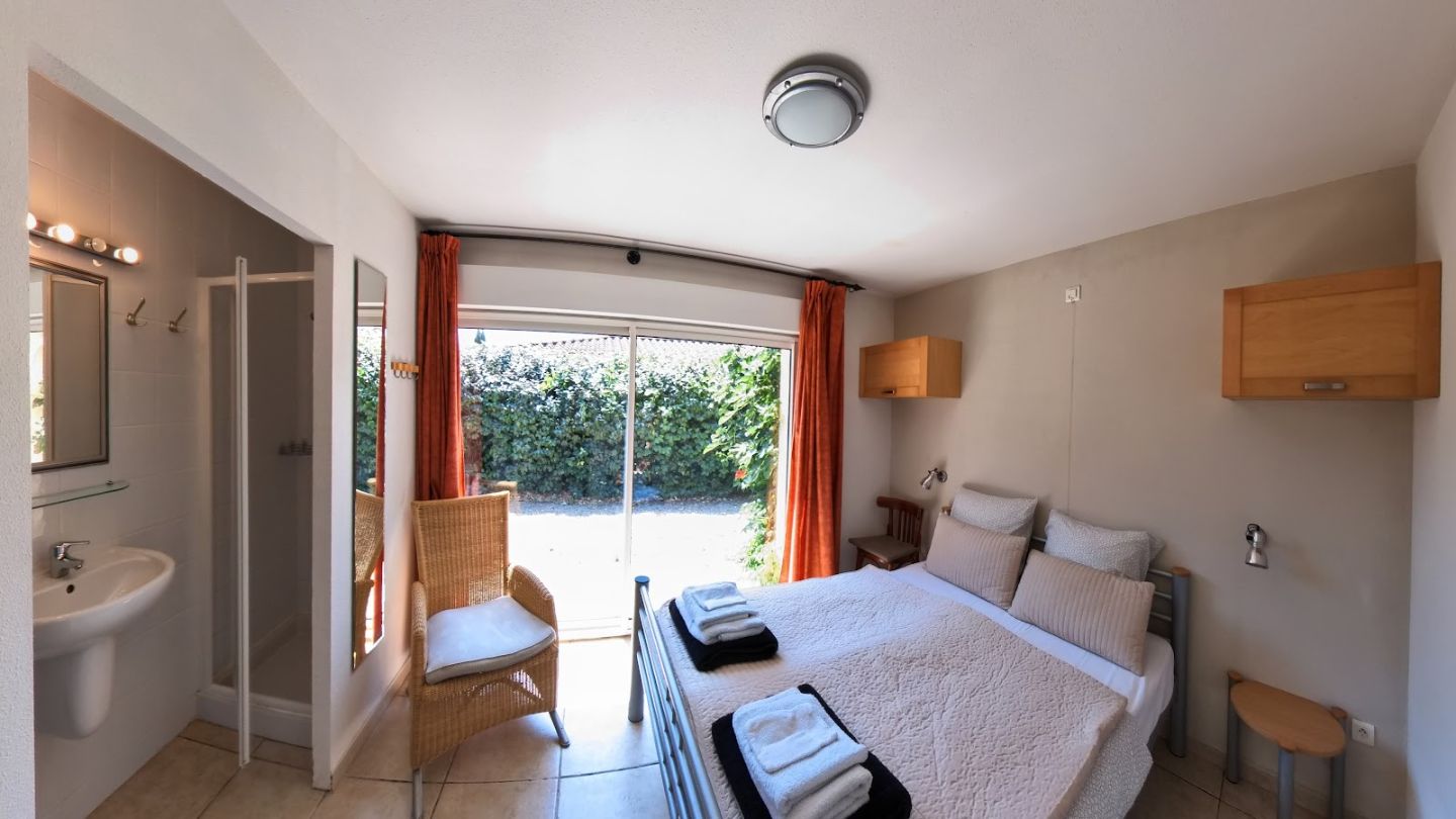 Propriété à vendre  - 8 pièce(s) - 142m2 - Aigne (34210)