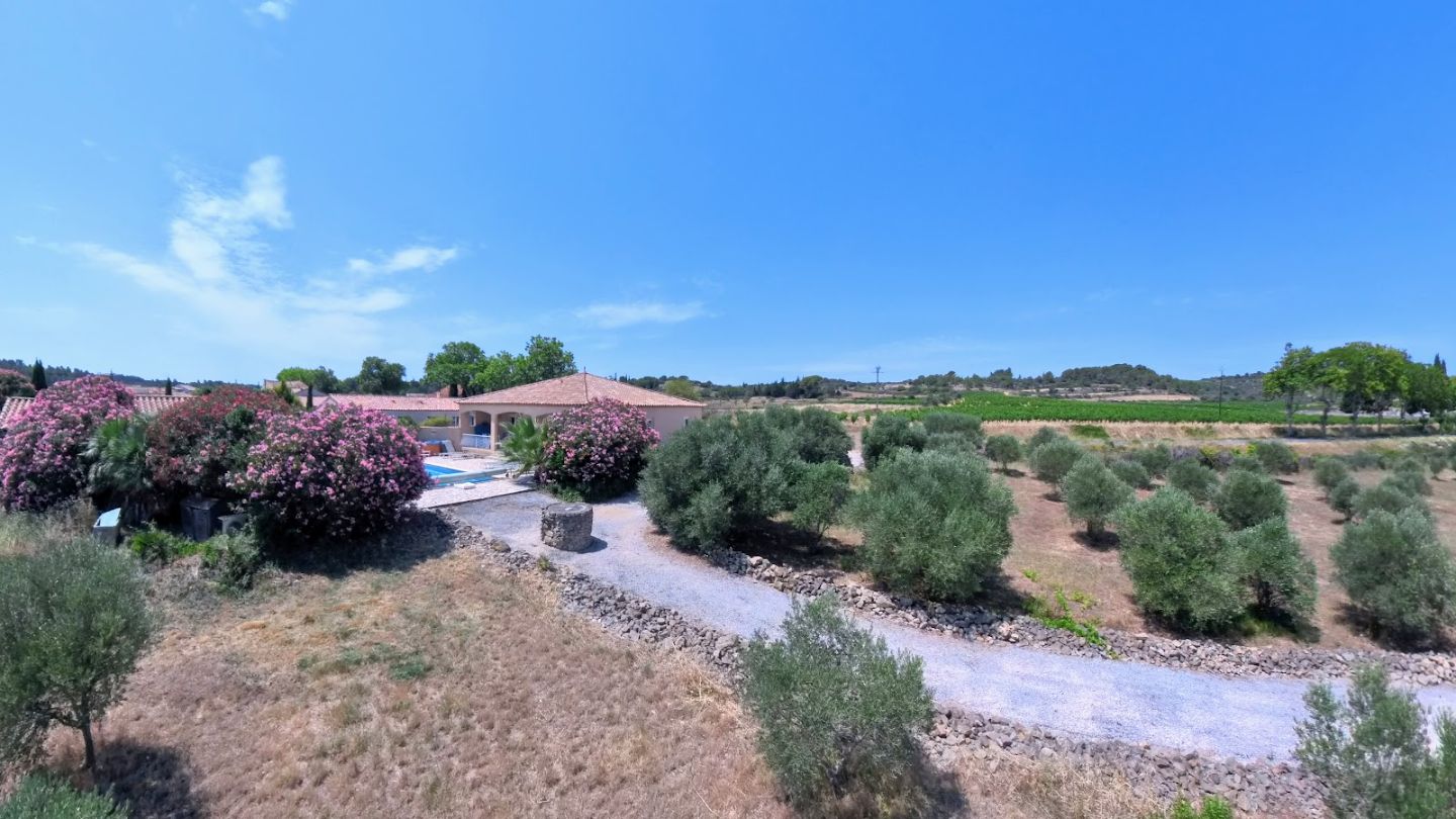 Propriété à vendre  - 8 pièce(s) - 142m2 - Aigne (34210)