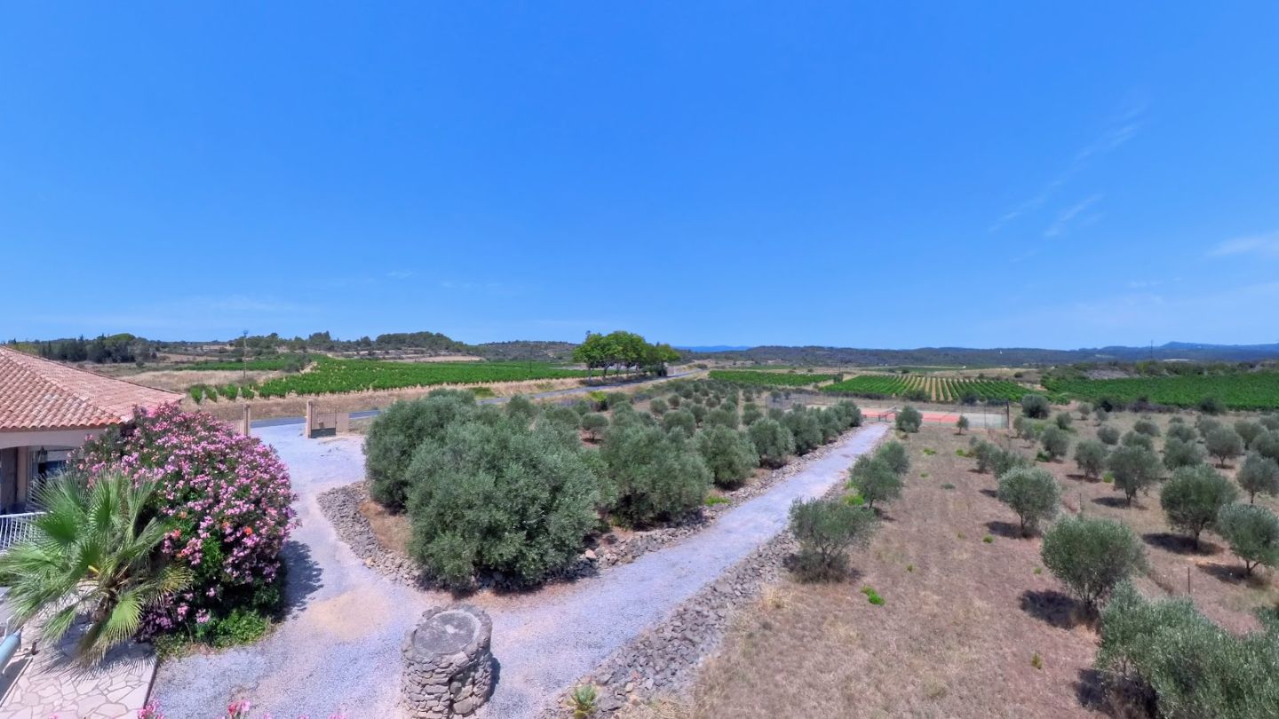 Propriété à vendre  - 8 pièce(s) - 142m2 - Aigne (34210)