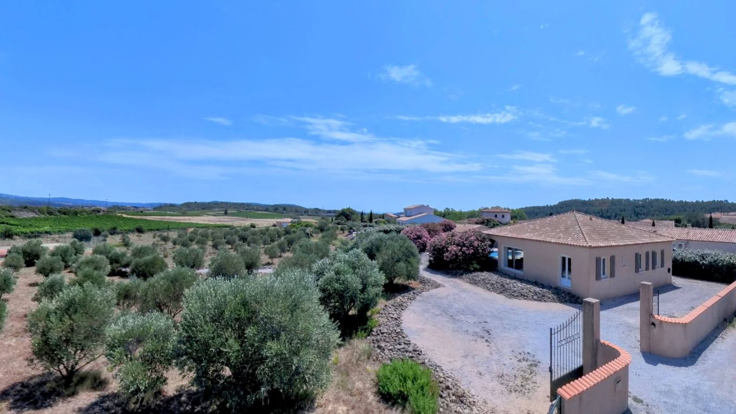 Propriété à vendre  - 8 pièce(s) - 142m2 - Aigne (34210)