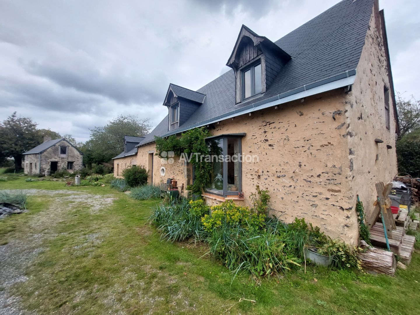Maison à vendre  - 7 pièce(s) - 176m2 - Louvigné (53210)