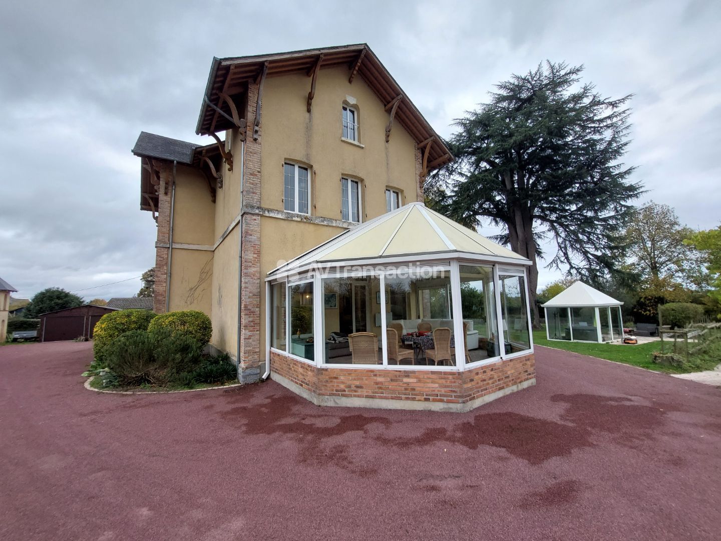 Maison à vendre  - 10 pièce(s) - 287m2 - Vaiges (53480)