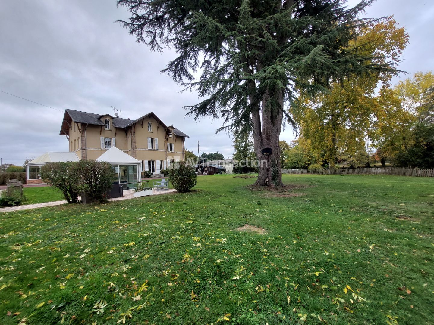 Maison à vendre  - 10 pièce(s) - 287m2 - Vaiges (53480)