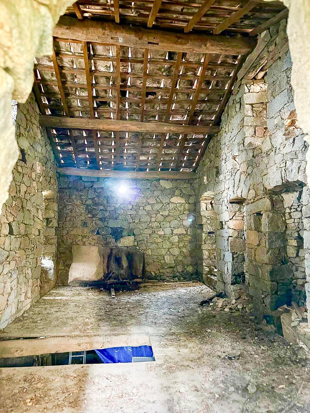 Maison à vendre  - 1000m2 - Sarrola-carcopino (20167)