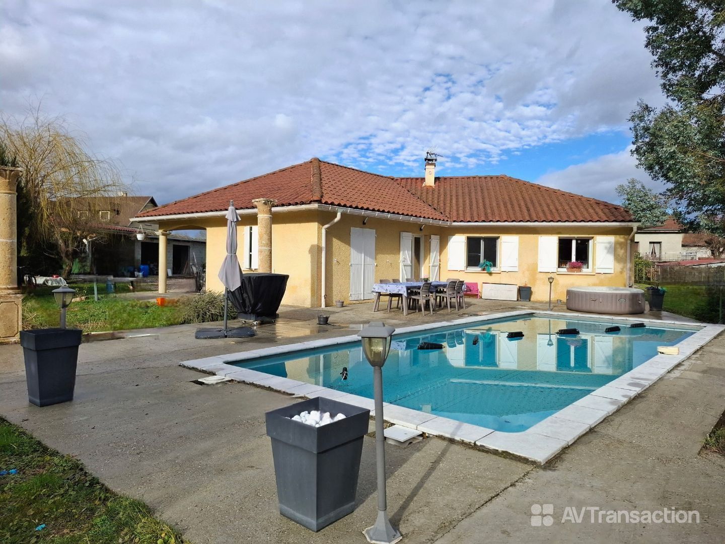 Maison contemporaine de plain-pied -166 m² - 4 Chambres - Terrai