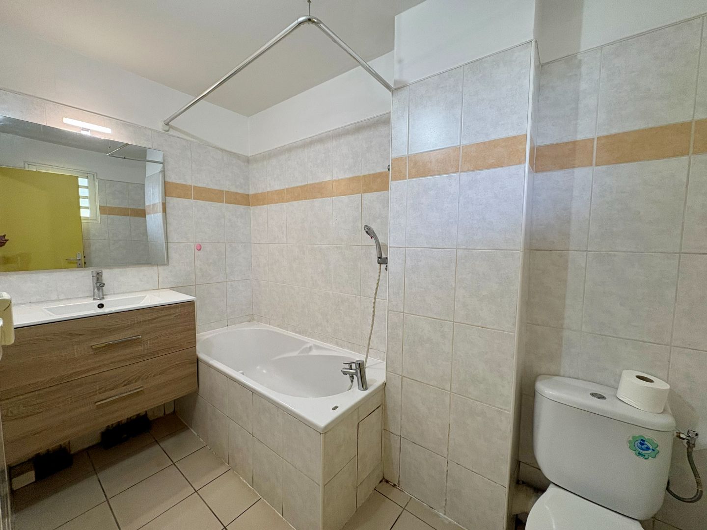 Appartement à vendre  - 2 pièce(s) - 52m2 - Saint Pierre (97410)