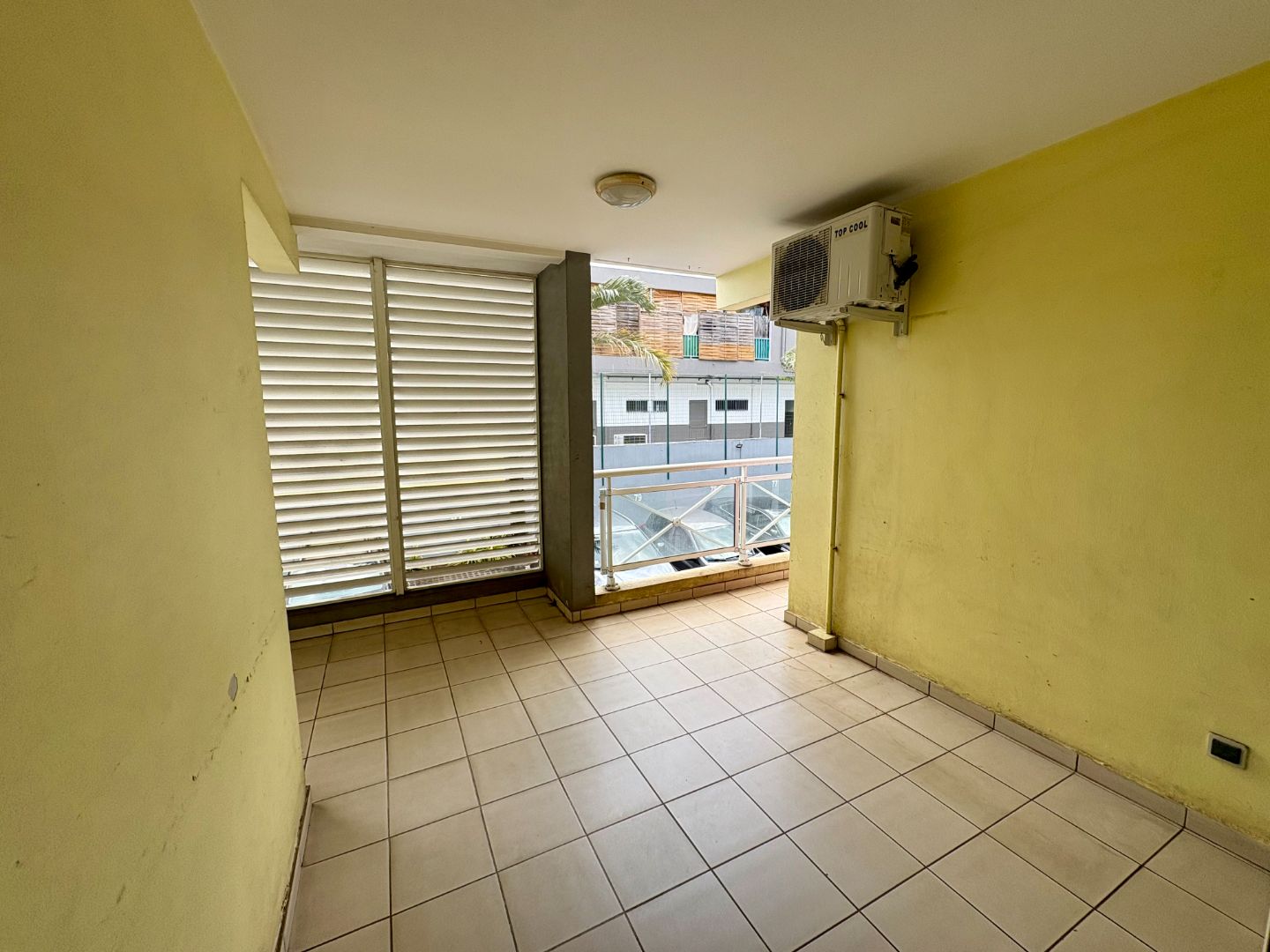 Appartement à vendre  - 2 pièce(s) - 52m2 - Saint Pierre (97410)