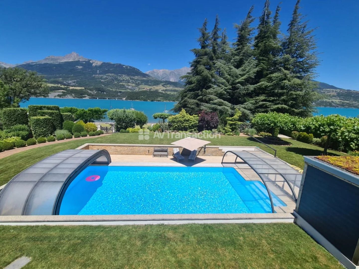 Magnifique Villa de 250m2 au bord du Lac de Serre-Ponçon