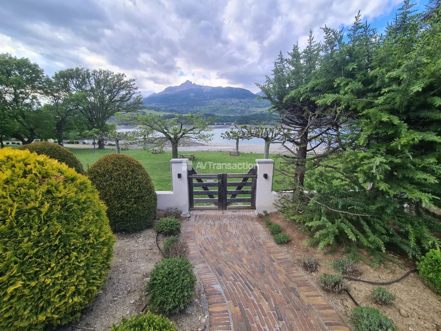 Maison à vendre  - 6 pièce(s) - 240m2 - Savines-le-lac (05160)