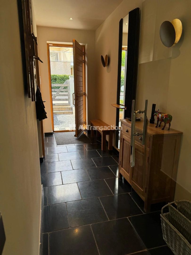 Magnifique Villa de 250m2 au bord du Lac de Serre-Ponçon