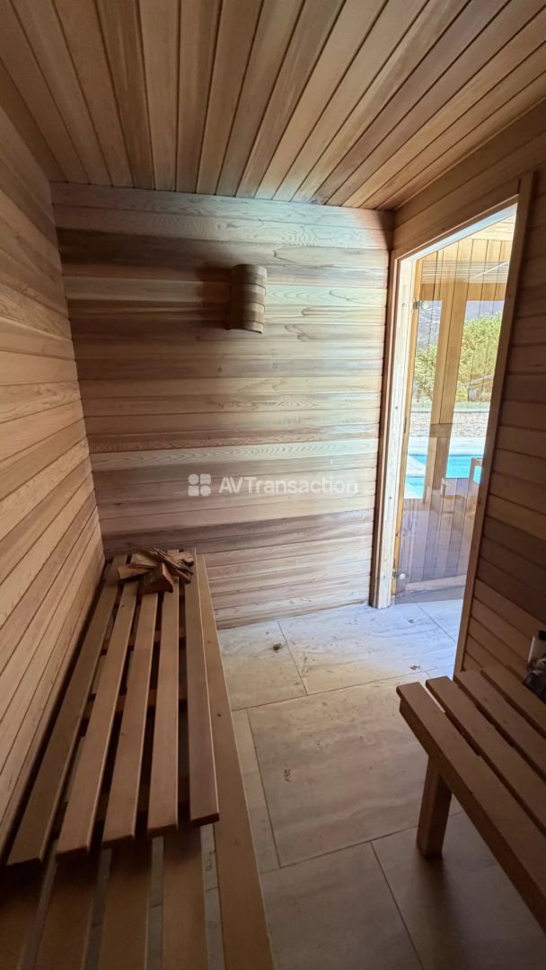 Magnifique Villa de 250m2 au bord du Lac de Serre-Ponçon