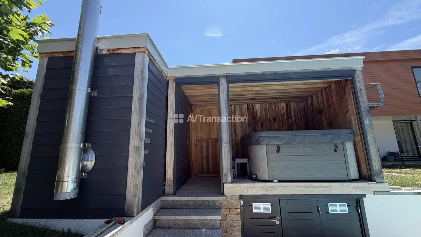 Magnifique Villa de 250m2 au bord du Lac de Serre-Ponçon