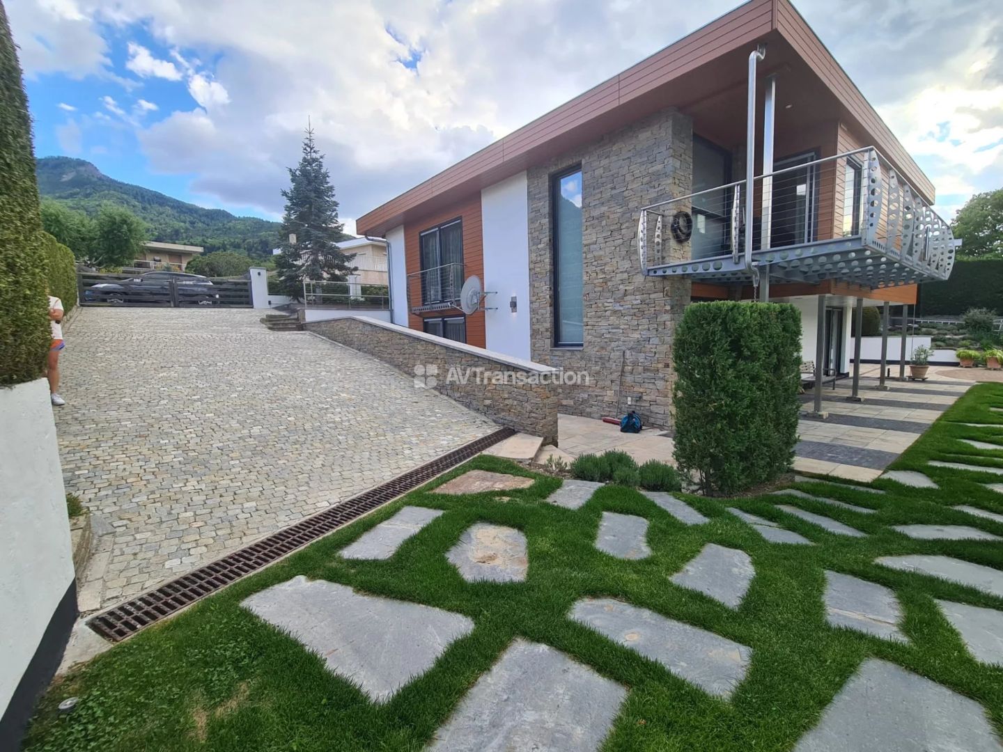 Maison à vendre  - 6 pièce(s) - 240m2 - Savines-le-lac (05160)