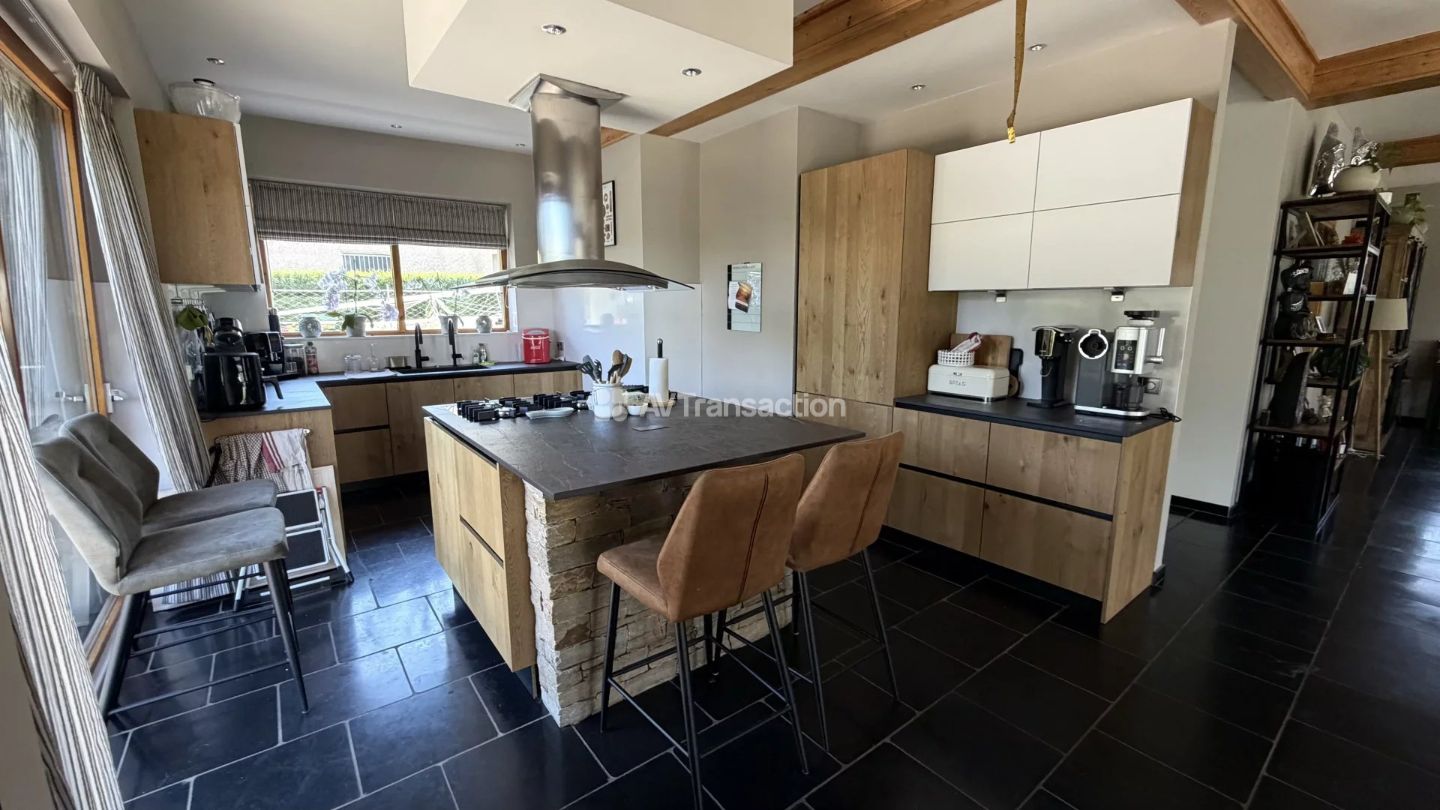 Magnifique Villa de 250m2 au bord du Lac de Serre-Ponçon