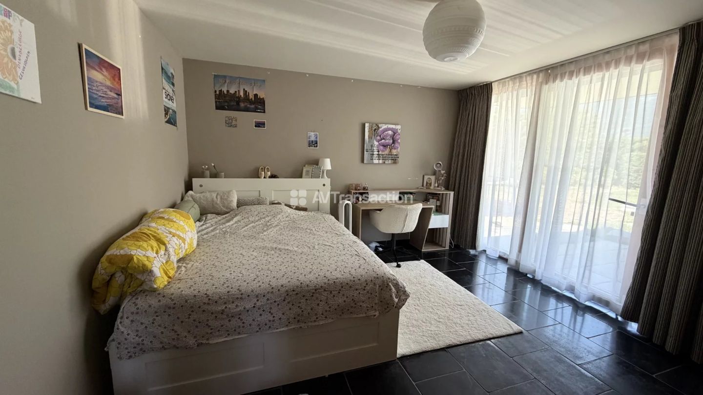 Magnifique Villa de 250m2 au bord du Lac de Serre-Ponçon