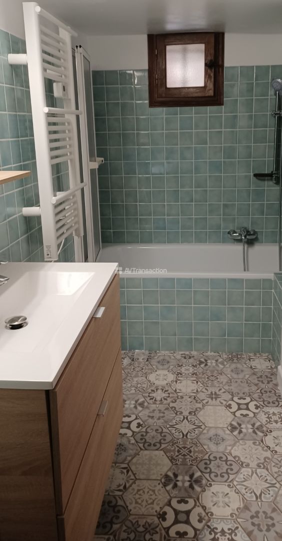 CALLAS : Maison de village rénovée 3 pièces