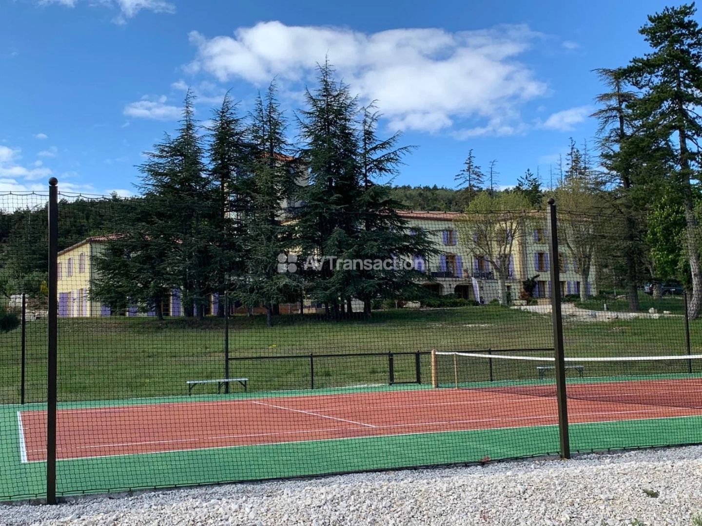 Drôme: appartement T2 avec piscine et tennis