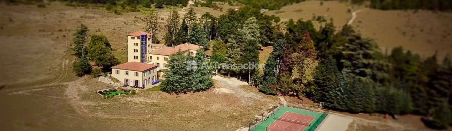 Drôme: appartement T2 avec piscine et tennis