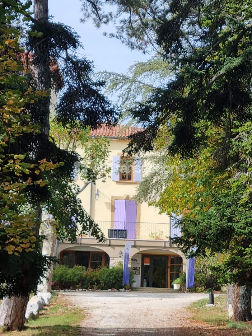 Drôme: appartement T2 avec piscine et tennis
