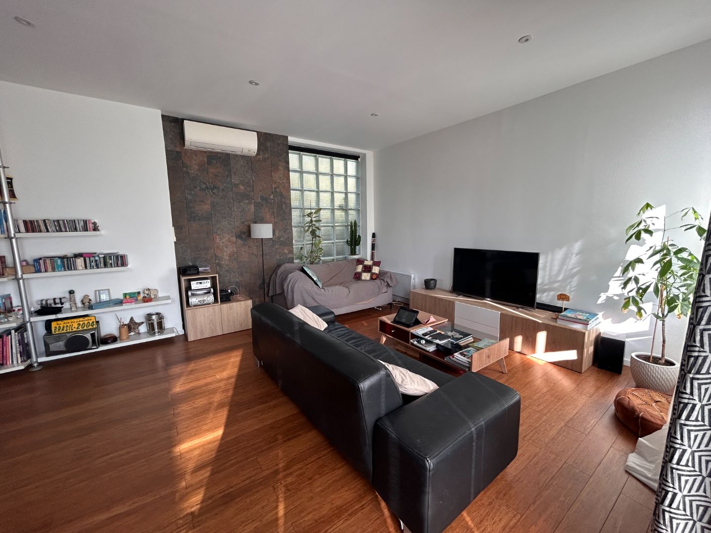 Appartement ancien à vendre  - 4 pièce(s) - 136m2 - Nîmes (30000)